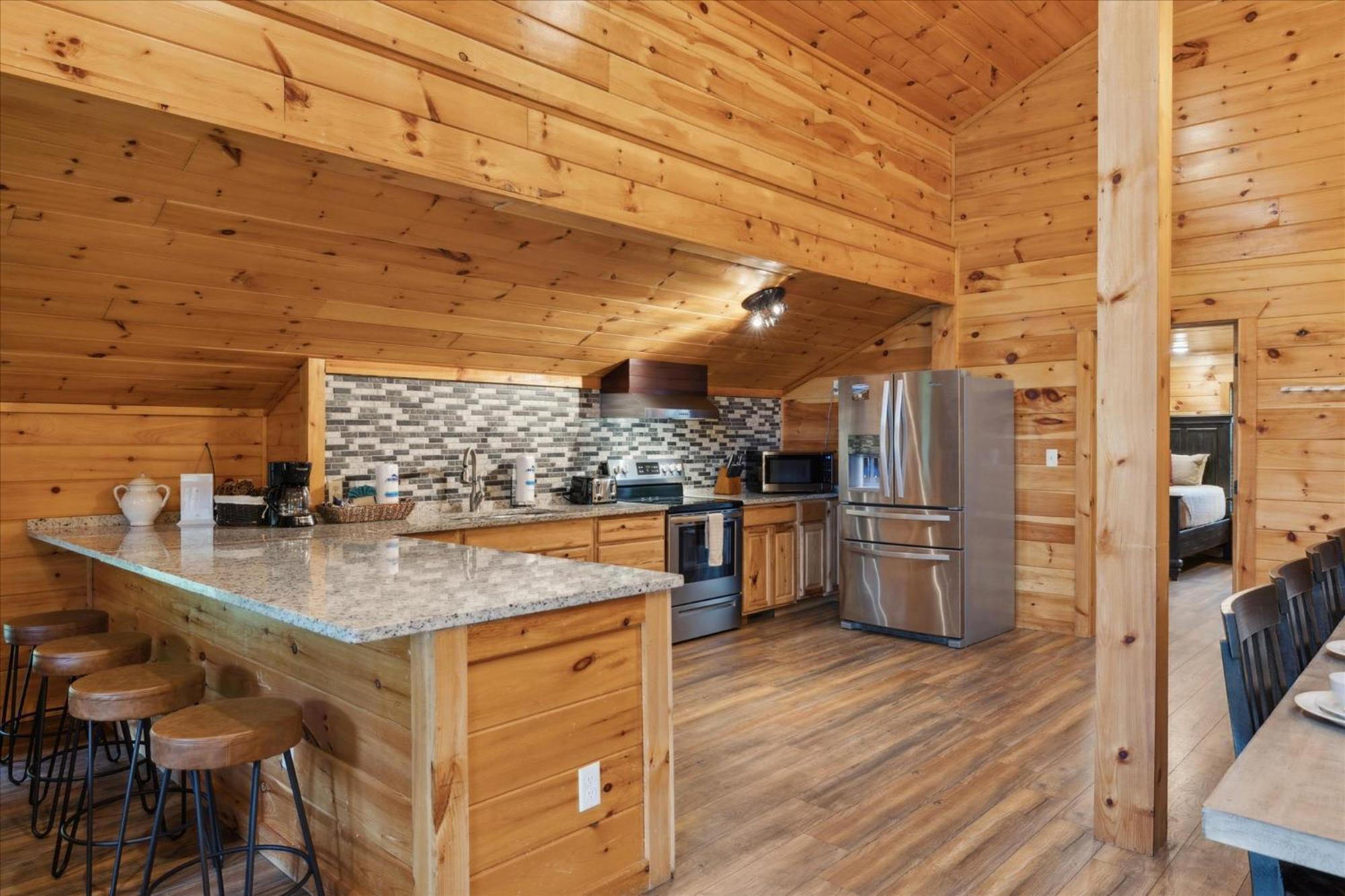 Hot Tub Fire Pit Game Room Theater Easy Access Sleeps 12 - Black Bear Lodge Pigeon Forge Exterior photo