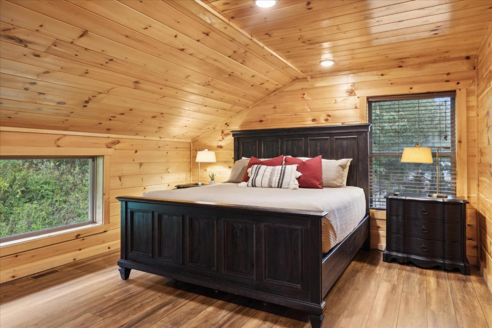 Hot Tub Fire Pit Game Room Theater Easy Access Sleeps 12 - Black Bear Lodge Pigeon Forge Exterior photo