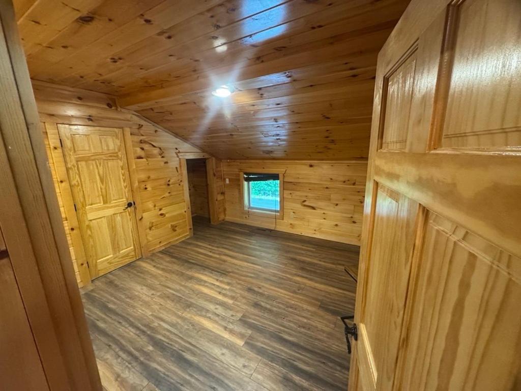 Hot Tub Fire Pit Game Room Theater Easy Access Sleeps 12 - Black Bear Lodge Pigeon Forge Exterior photo